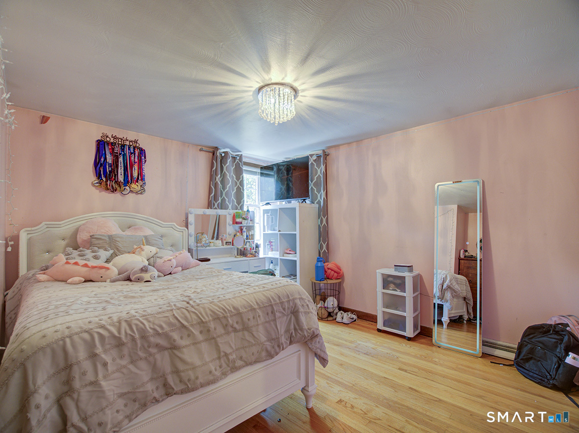 34 Roberta Road North Haven CT 06473