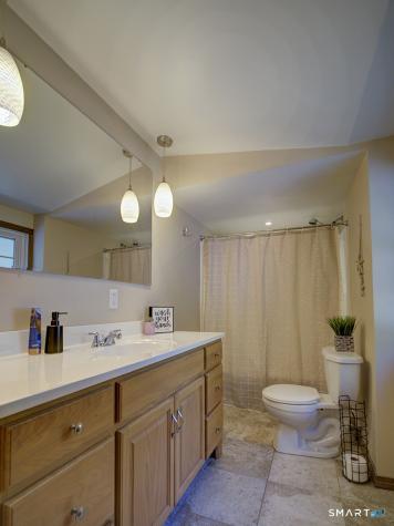 34 Roberta Road North Haven CT 06473