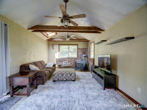 34 Roberta Road North Haven CT 06473