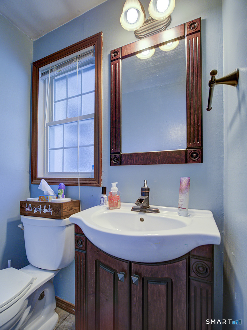 34 Roberta Road North Haven CT 06473