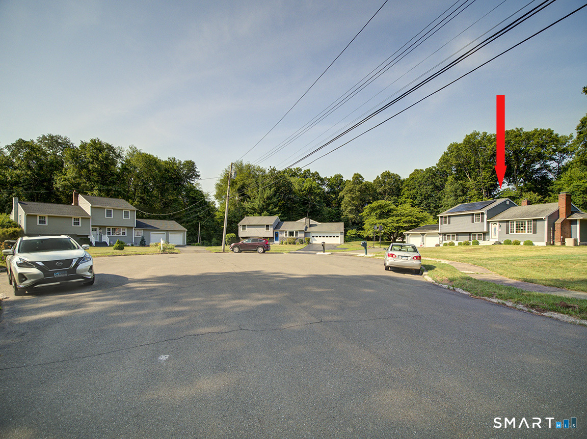 34 Roberta Road North Haven CT 06473