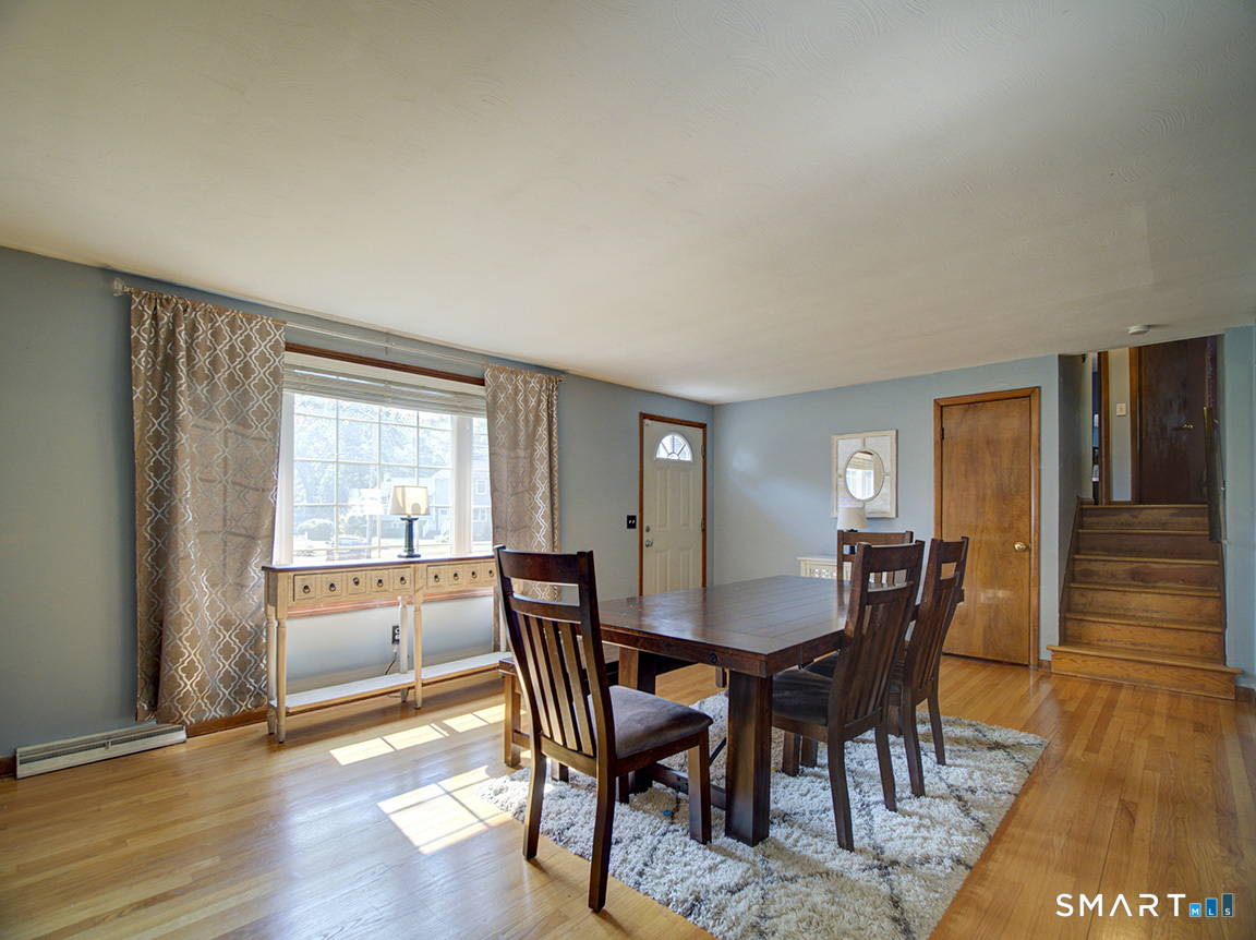 34 Roberta Road North Haven CT 06473