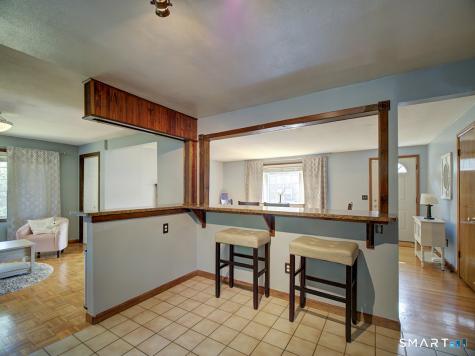 34 Roberta Road North Haven CT 06473