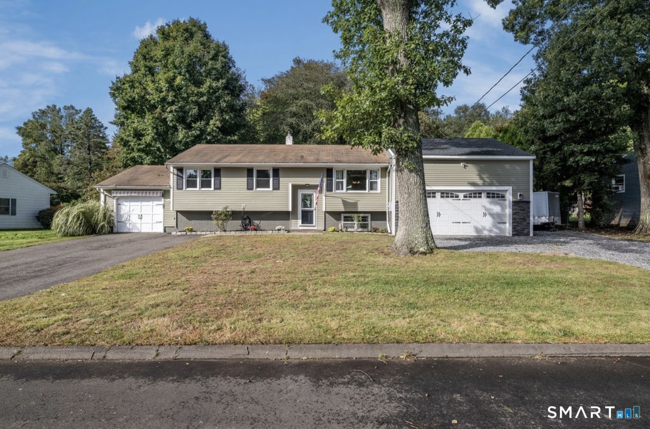 15 Carriage Drive Clinton CT 06413
