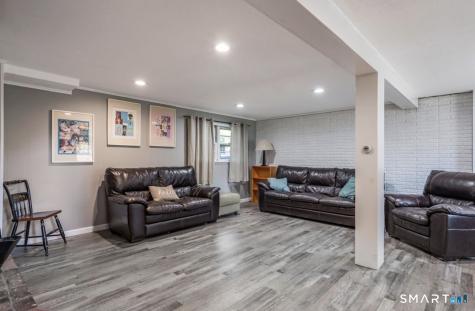 15 Carriage Drive Clinton CT 06413