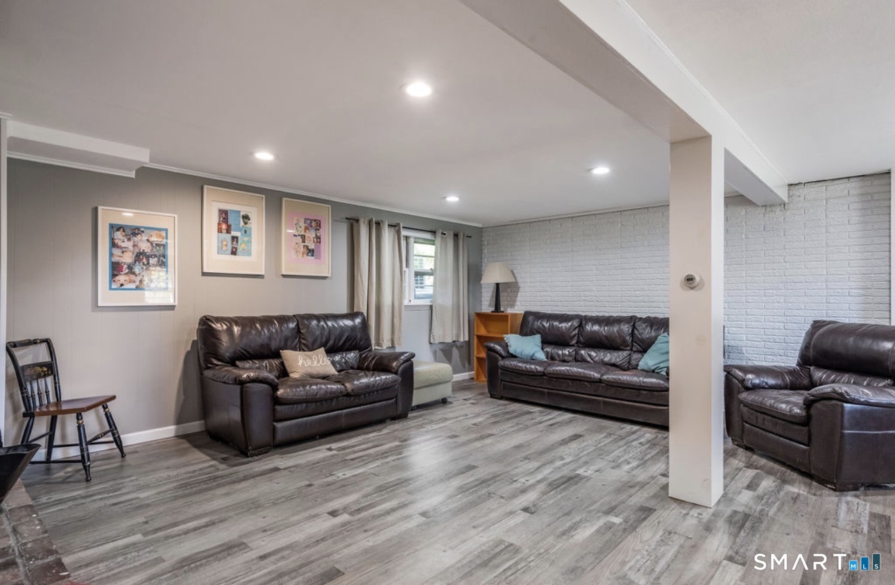 15 Carriage Drive Clinton CT 06413