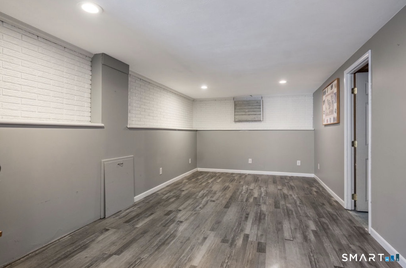 15 Carriage Drive Clinton CT 06413