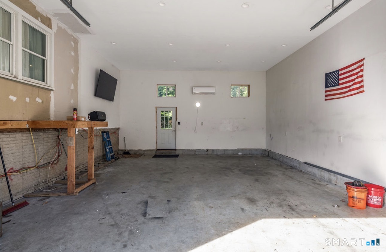 15 Carriage Drive Clinton CT 06413