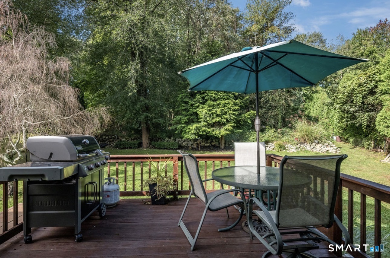 15 Carriage Drive Clinton CT 06413