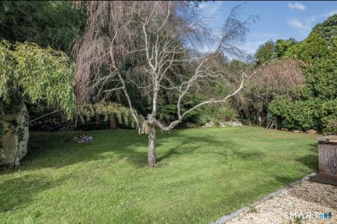 15 Carriage Drive Clinton CT 06413