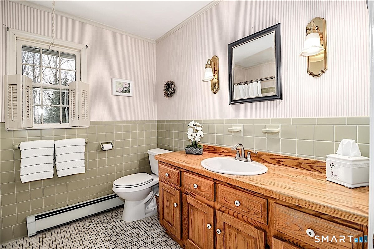 3 Hawthorne Hill Road Newtown CT 06470