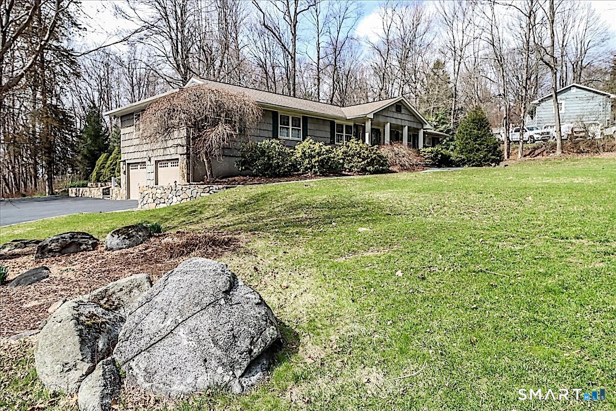 3 Hawthorne Hill Road Newtown CT 06470