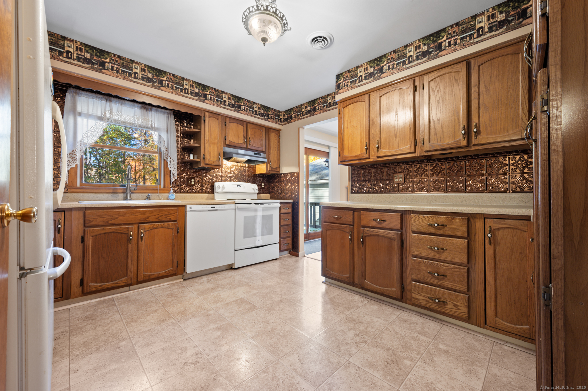 376 West Road Colchester CT 06415