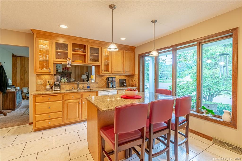 32 Flintlock Road North Haven CT 06473