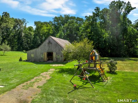 40 Brookhills Road Branford CT 06405