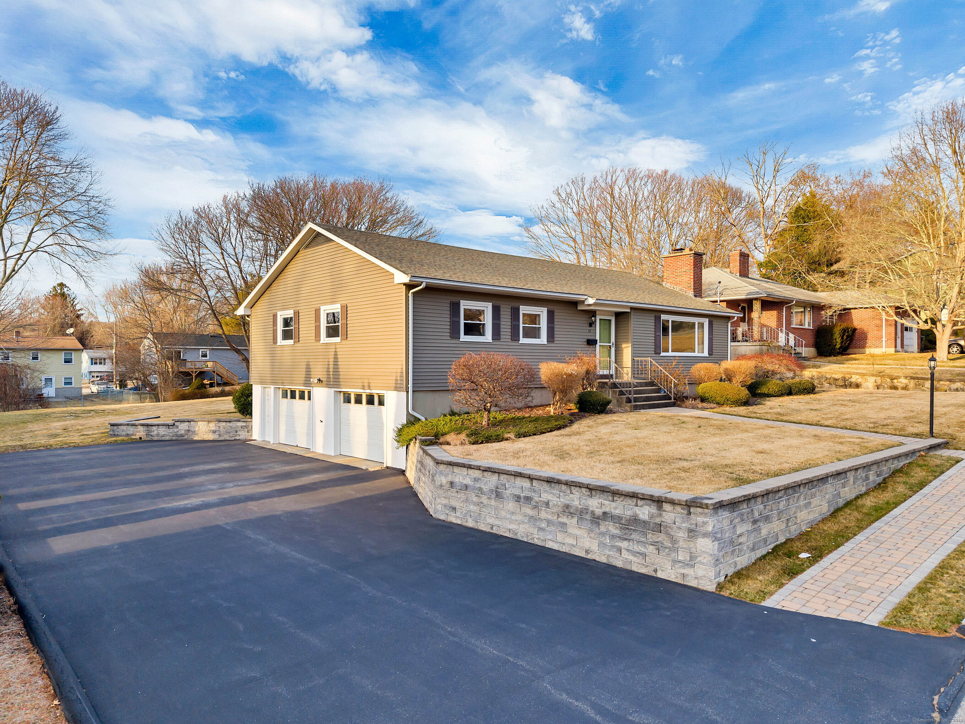 63 Farmington Avenue New London CT 06320