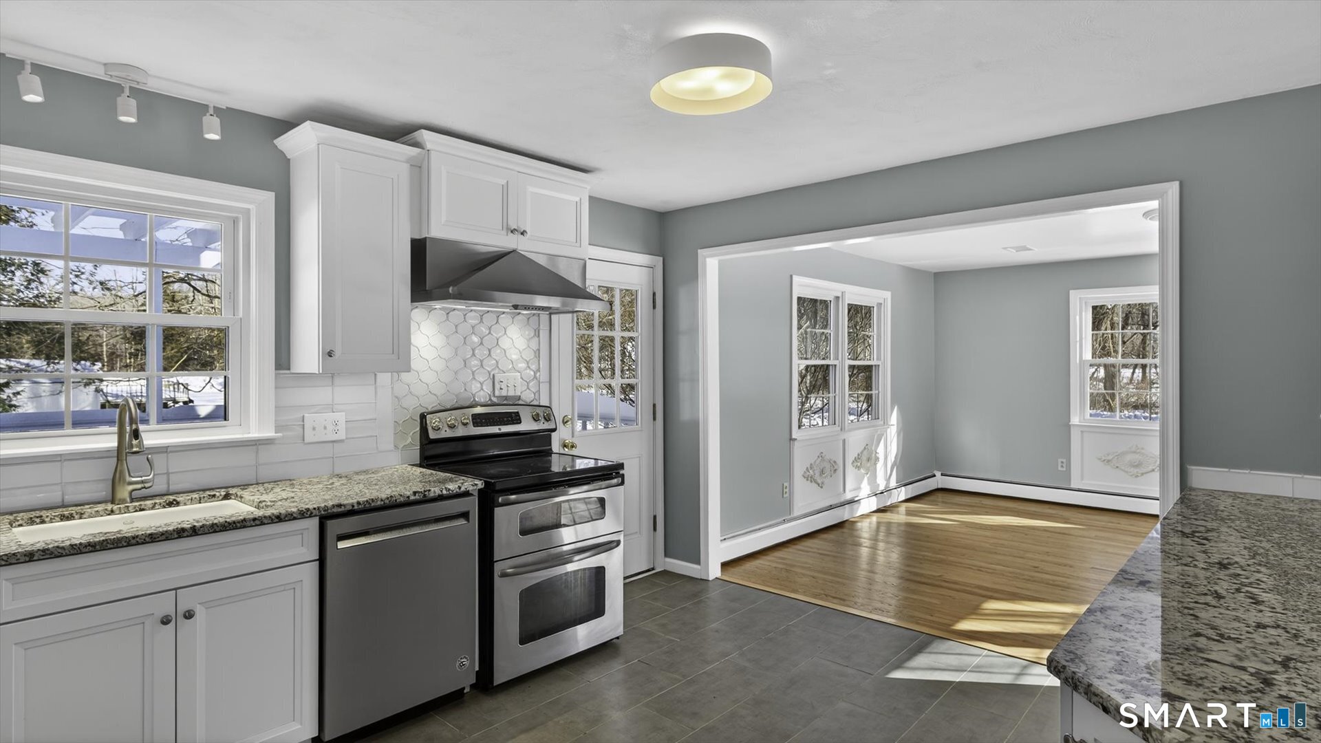 4 Kearns Circle Granby CT 06035