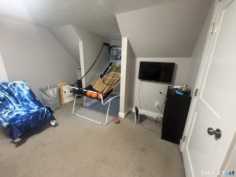 426 Maple Avenue Bristol CT 06010
