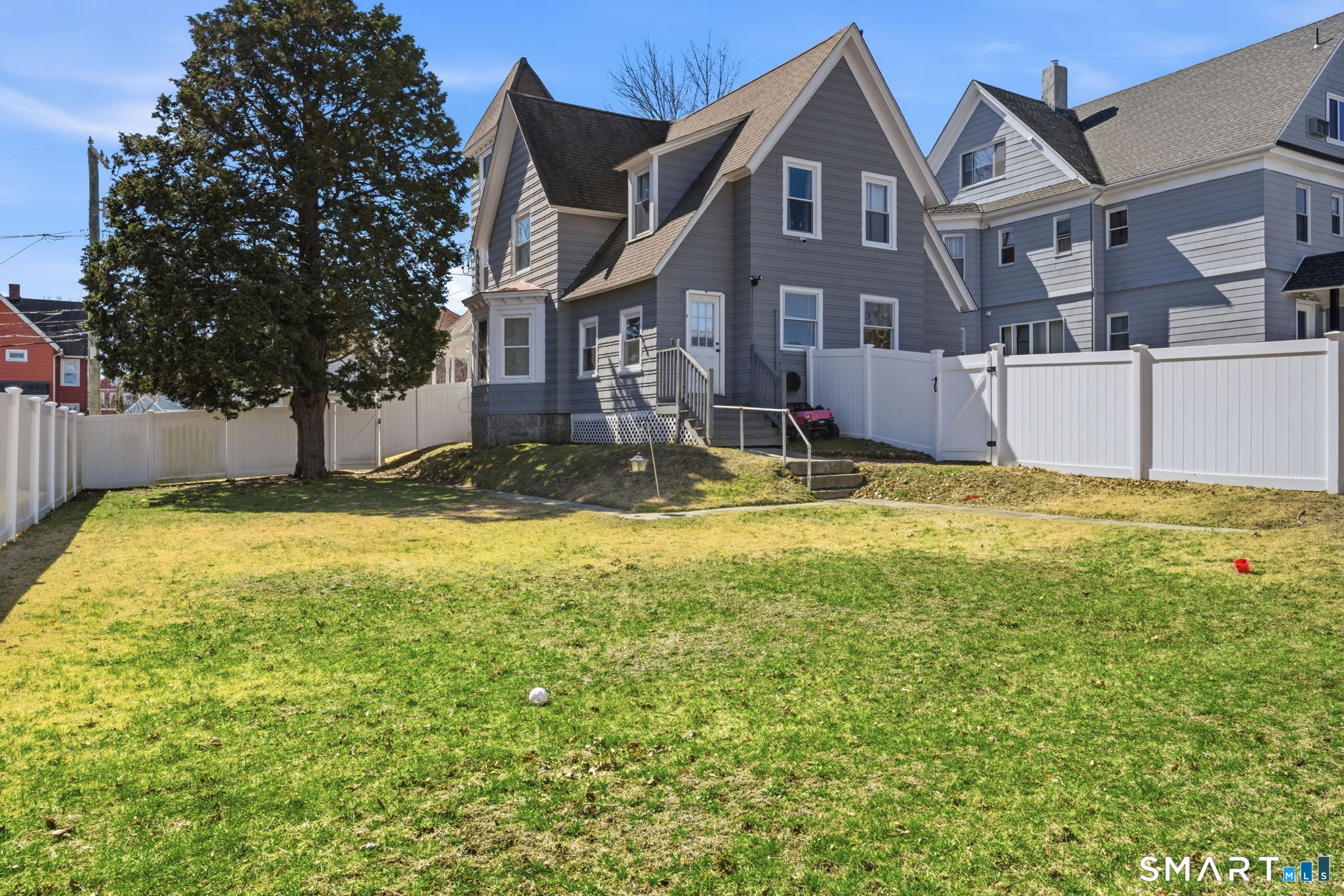 163 Willetts Avenue New London CT 06320