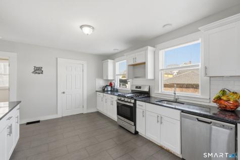 163 Willetts Avenue New London CT 06320