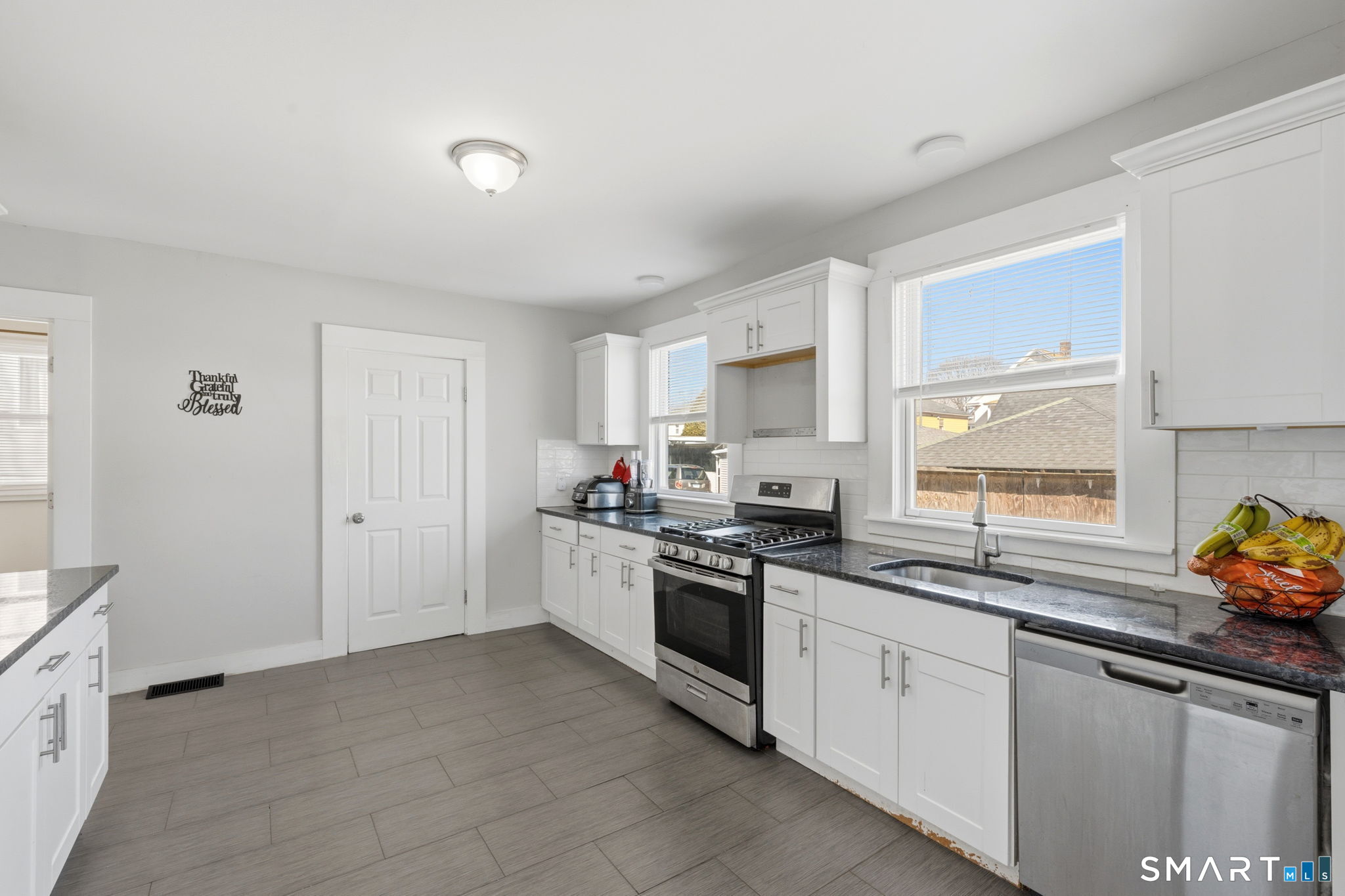 163 Willetts Avenue New London CT 06320