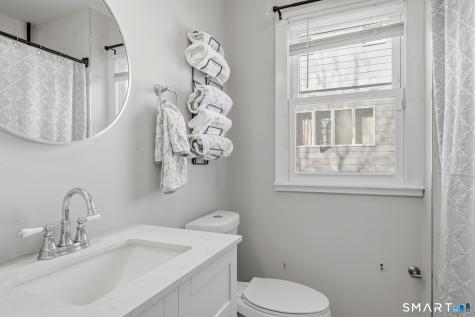 163 Willetts Avenue New London CT 06320