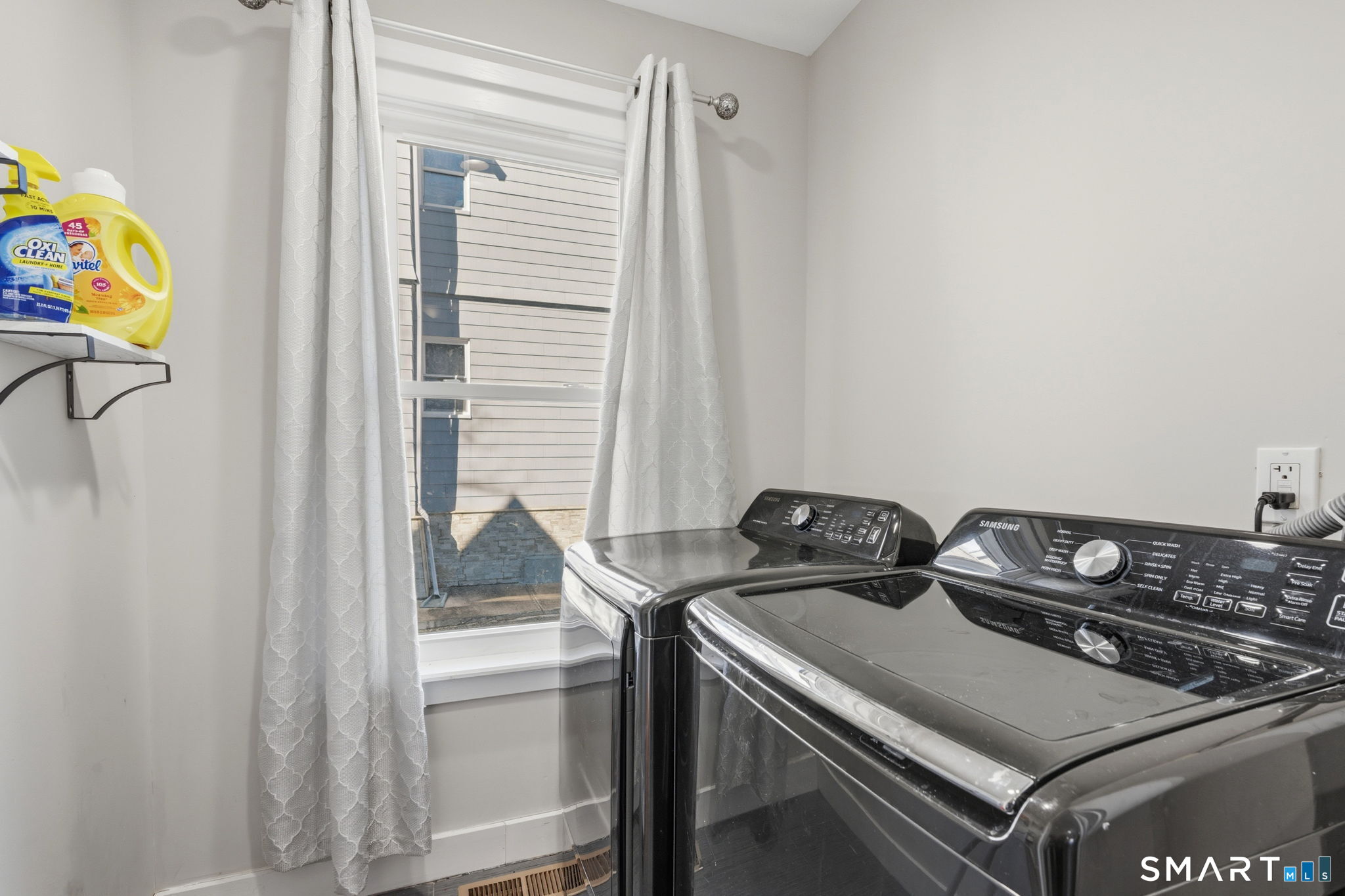 163 Willetts Avenue New London CT 06320