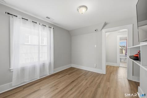 163 Willetts Avenue New London CT 06320