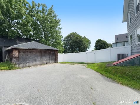 163 Willetts Avenue New London CT 06320