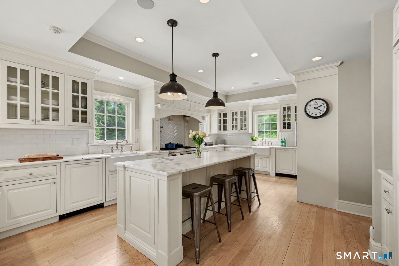 34 Bayberry Road New Canaan CT 06840