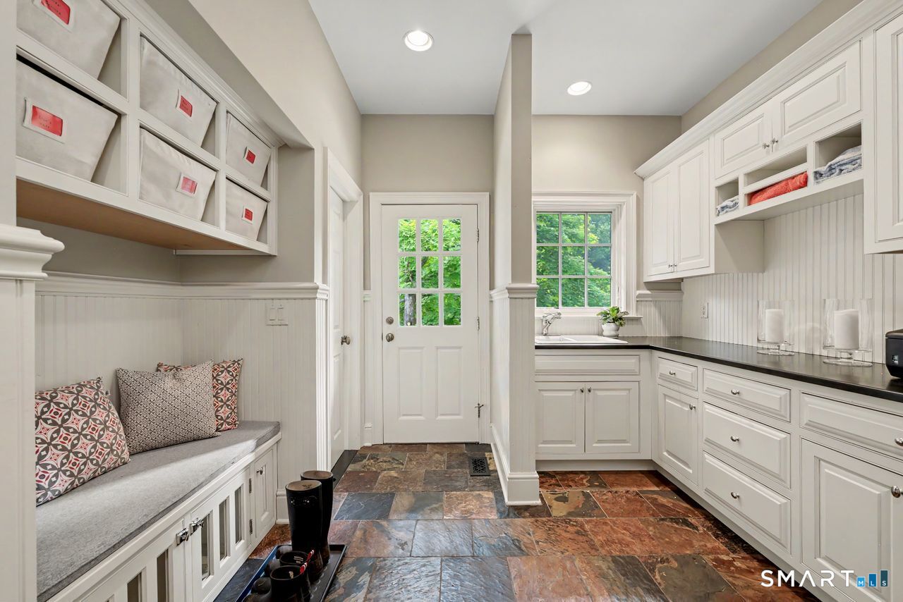 34 Bayberry Road New Canaan CT 06840