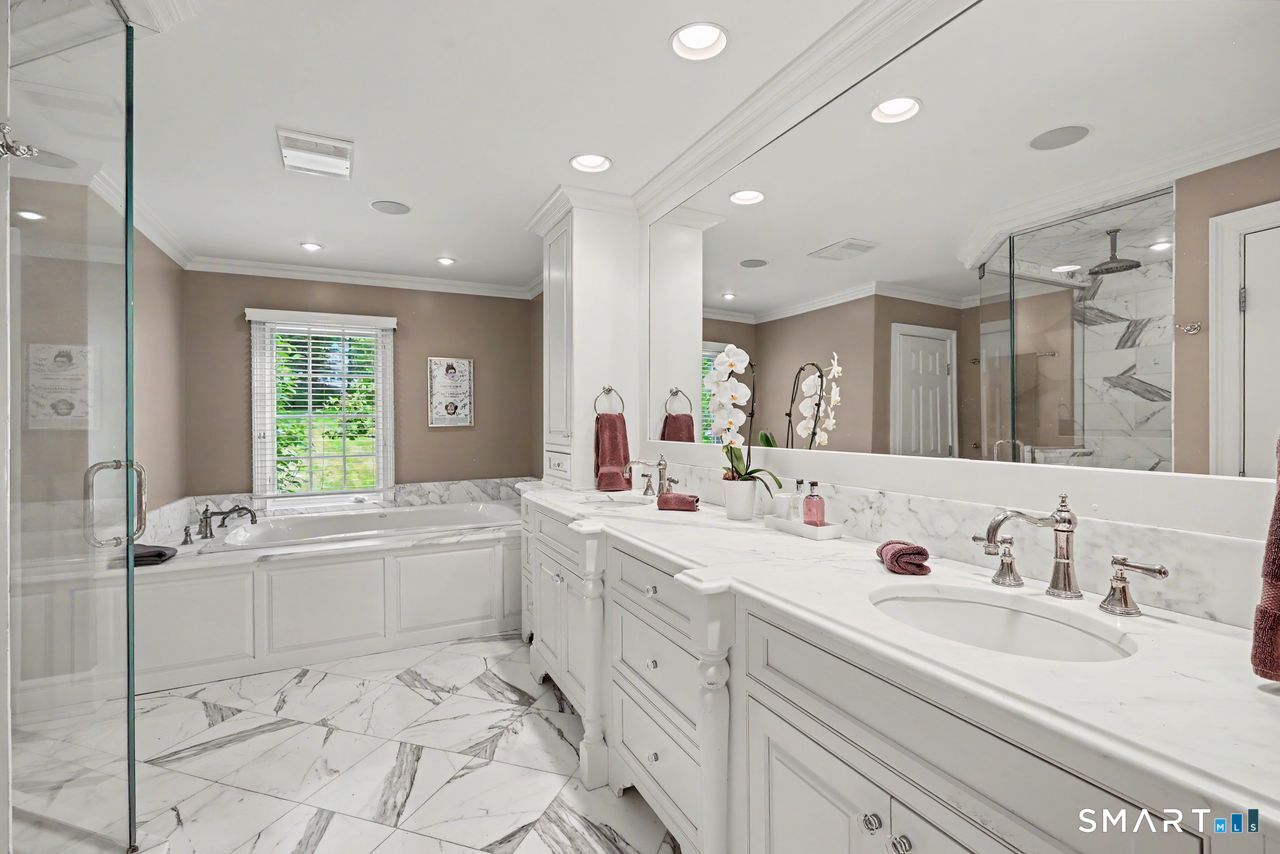 34 Bayberry Road New Canaan CT 06840