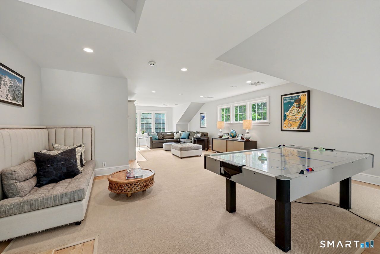 34 Bayberry Road New Canaan CT 06840