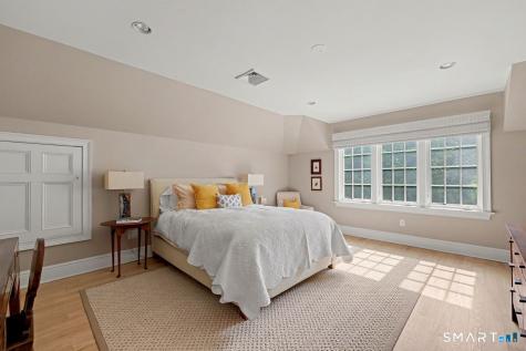 34 Bayberry Road New Canaan CT 06840