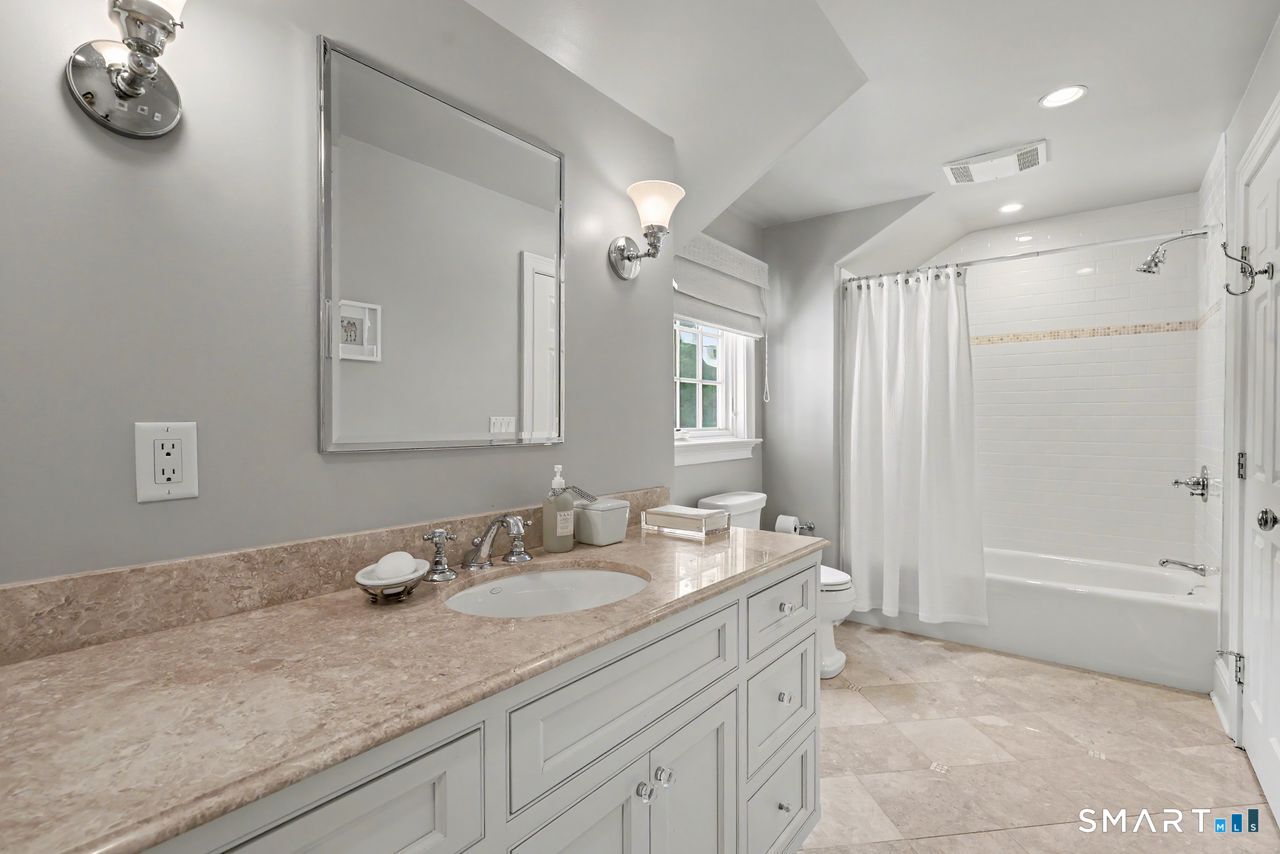 34 Bayberry Road New Canaan CT 06840