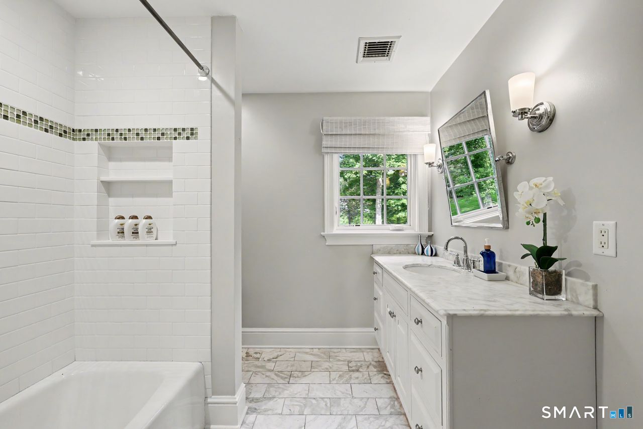 34 Bayberry Road New Canaan CT 06840
