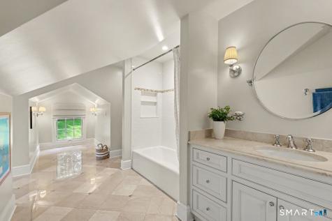 34 Bayberry Road New Canaan CT 06840