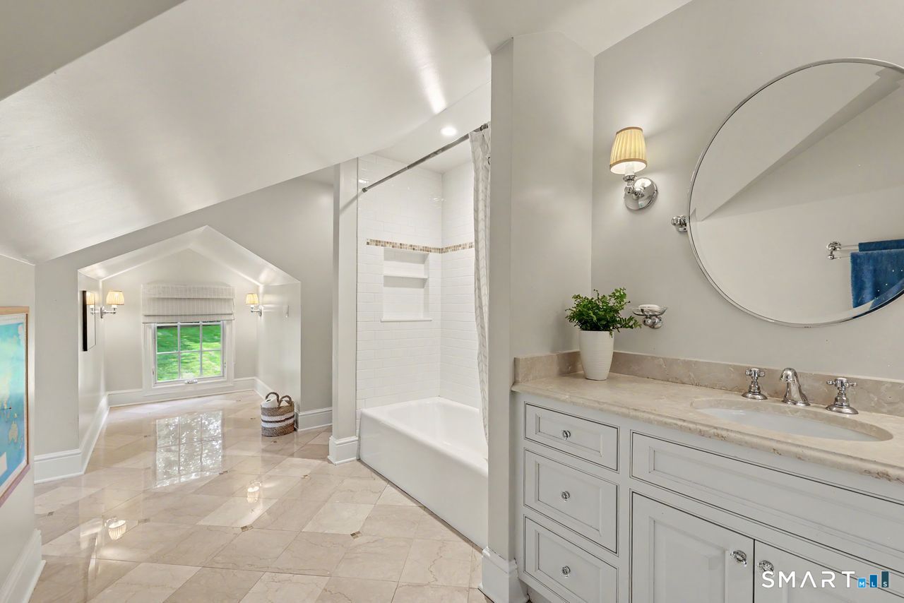 34 Bayberry Road New Canaan CT 06840