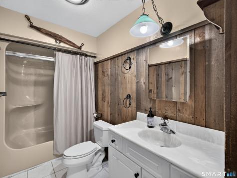 728 Long Cove Road Ledyard CT 06335