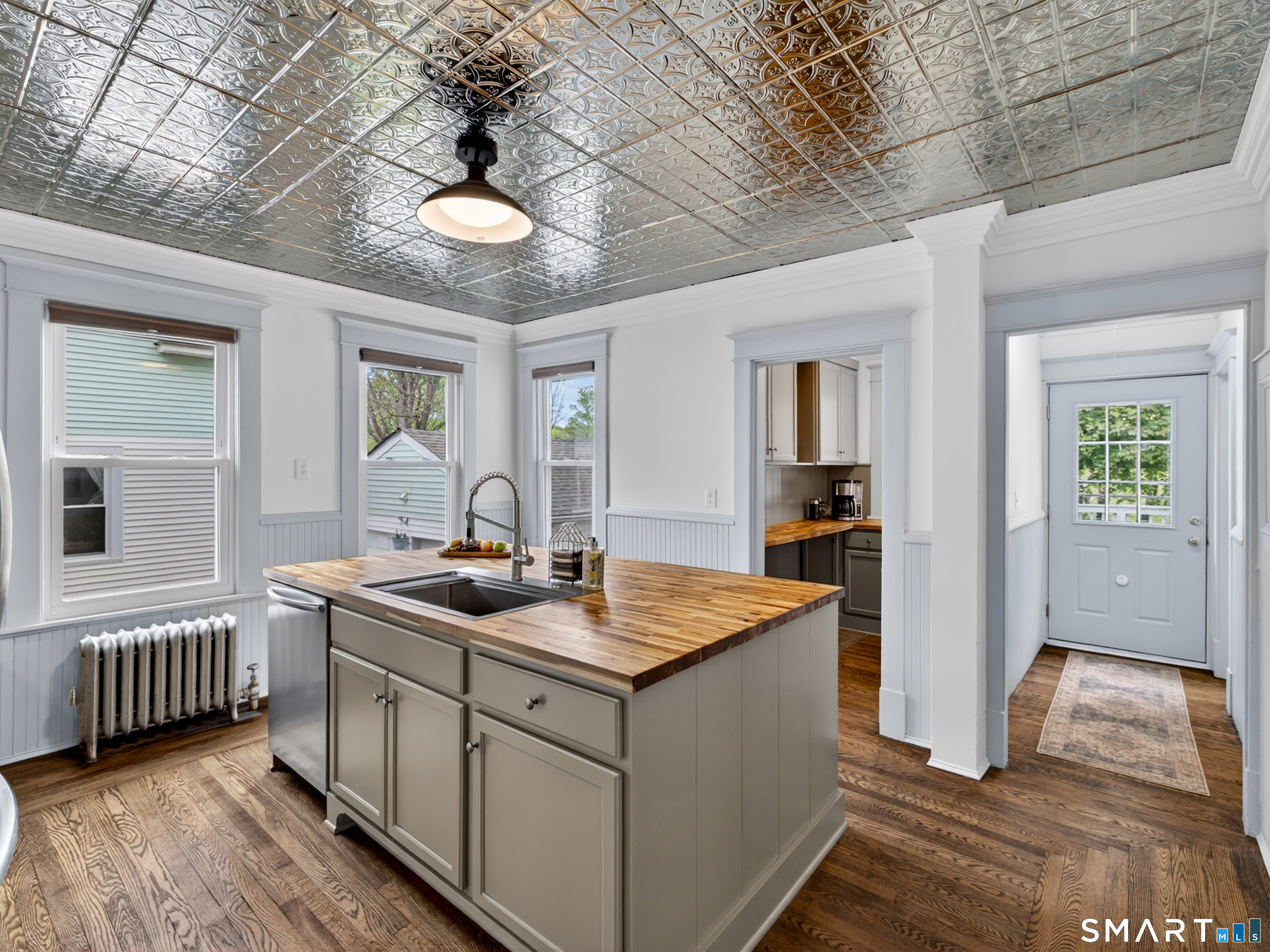 10 Goldberg Avenue Norwich CT 06360