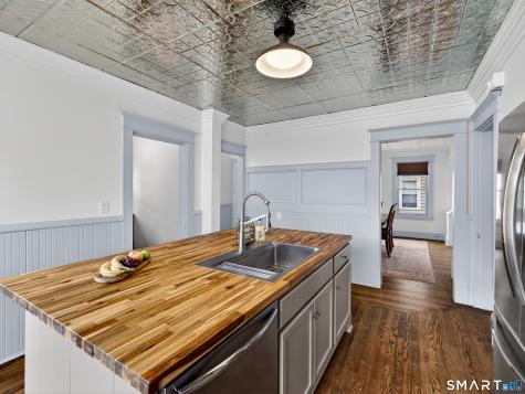 10 Goldberg Avenue Norwich CT 06360