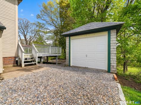 10 Goldberg Avenue Norwich CT 06360