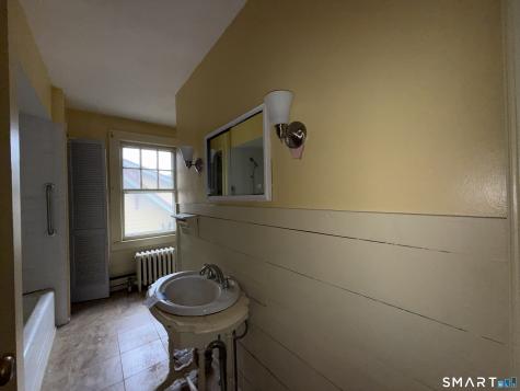 25 Spring Street Portland CT 06480