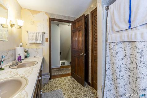 17 Greendale Avenue Cromwell CT 06416