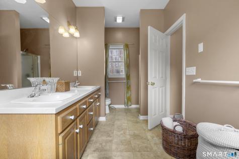 16 Larkey Road Oxford CT 06478