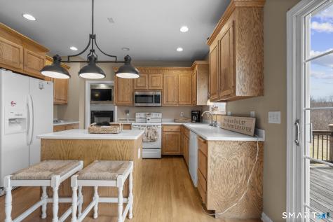 16 Larkey Road Oxford CT 06478