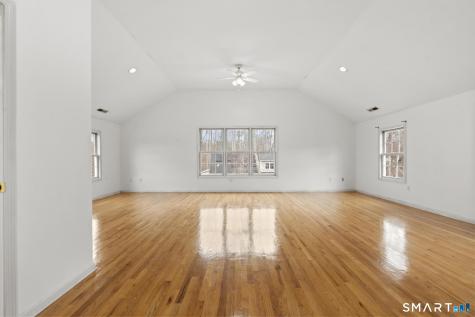 16 Larkey Road Oxford CT 06478