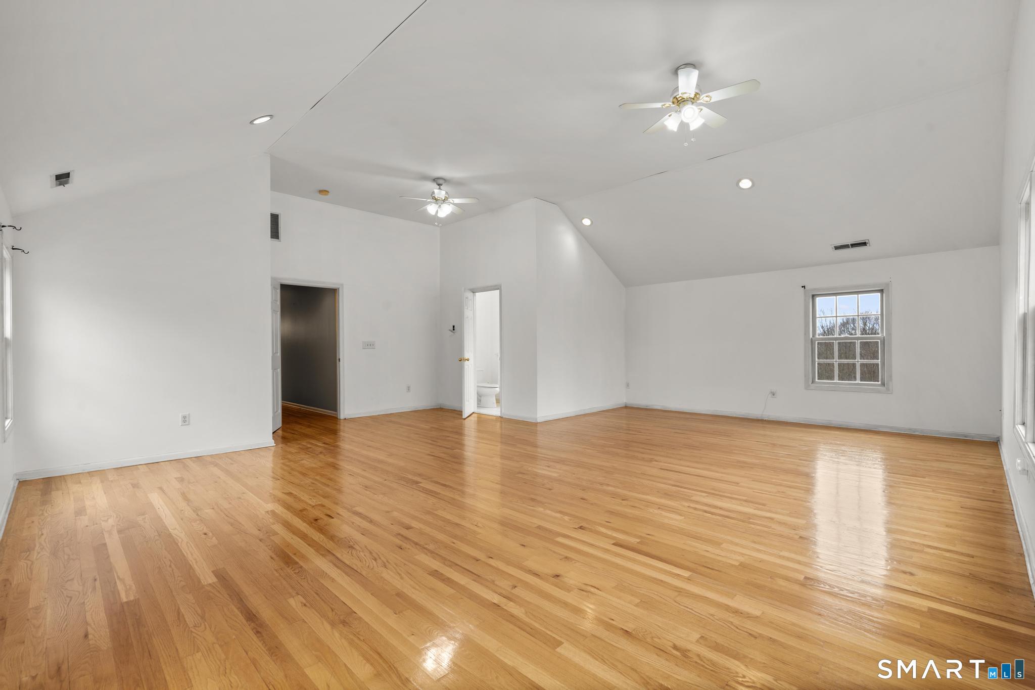 16 Larkey Road Oxford CT 06478