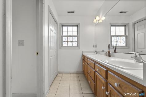 16 Larkey Road Oxford CT 06478