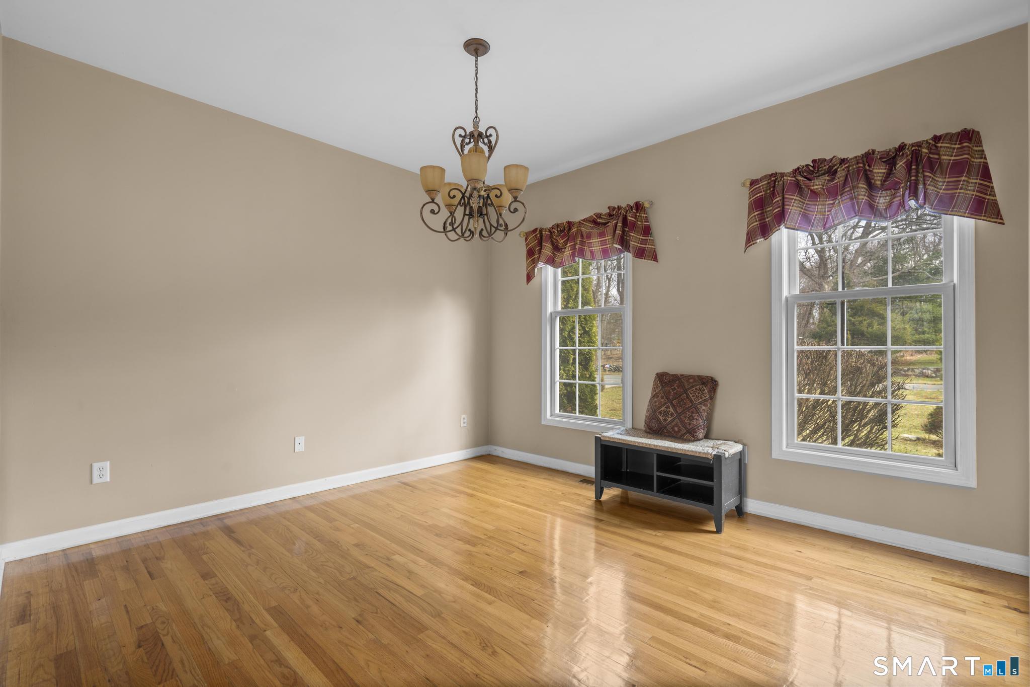 16 Larkey Road Oxford CT 06478